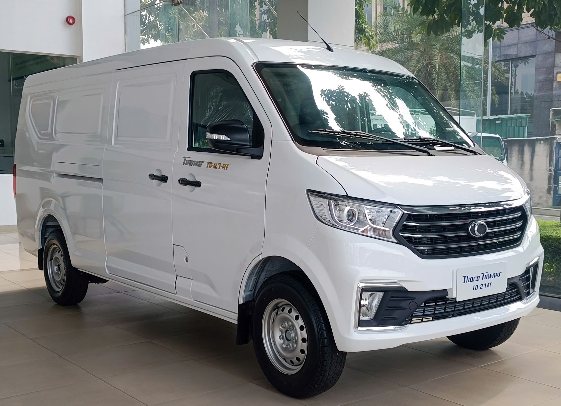 Xe Van Số Tự Động Thaco TOWNER T0-2.7 2S - AT (TF480 2 Chỗ) - THÙNG DÀI 2,9m